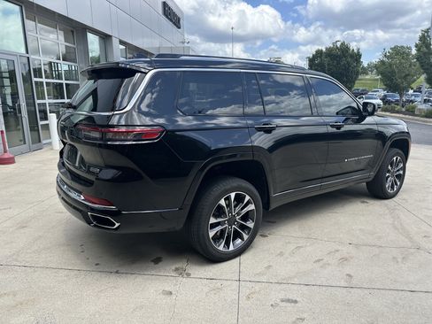 Used 2021 Jeep Grand Cherokee L Overland w/ Advanced Protech Group III AWD/4WD image 15