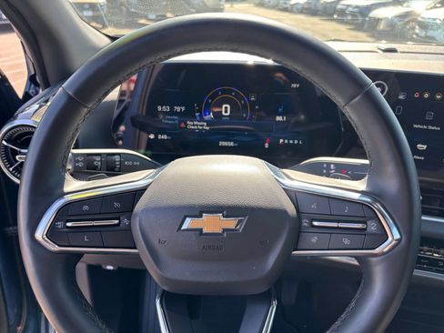 Used 2025 Chevrolet Equinox LT FWD image 29