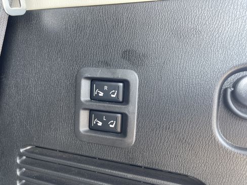 Used 2024 Nissan Armada Platinum w/ Captain's Chairs Package RWD image 14