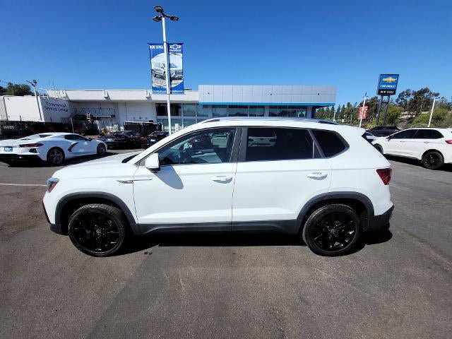 Used 2023 Volkswagen Taos SE w/ Black Wheel Package FWD image 5