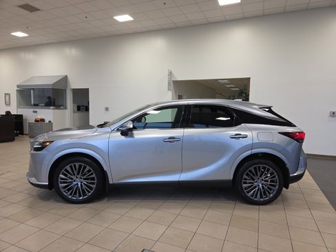 Used 2024 Lexus RX 350h image 2