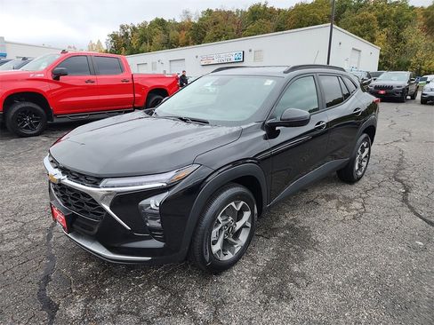 New 2026 Chevrolet Trax LT w/ Driver Confidence Package image 4