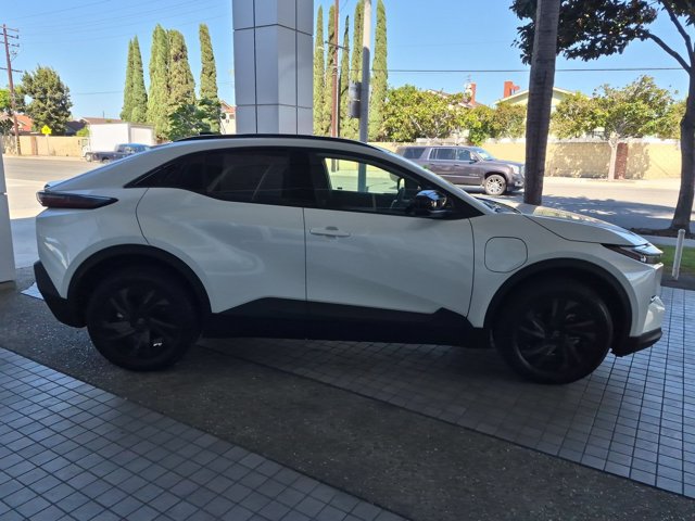 Certified 2026 Toyota C-HR AWD/4WD image 4