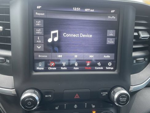 Used 2021 RAM 1500 Big Horn AWD/4WD image 19