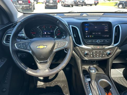 Used 2021 Chevrolet Equinox Premier AWD/4WD image 3