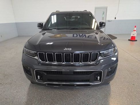 Used 2024 Jeep Grand Cherokee L Overland w/ Luxury Tech Group IV AWD/4WD image 7