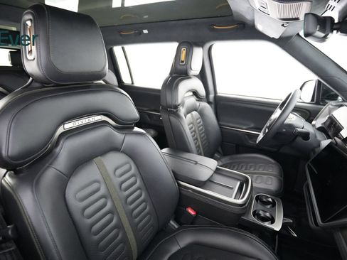 Used 2025 Rivian R1S Adventure Dual AWD/4WD image 23