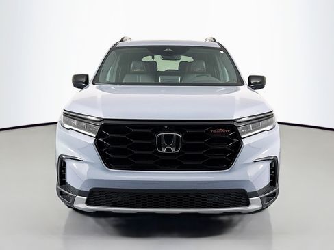 Certified 2024 Honda Pilot TrailSport image 2