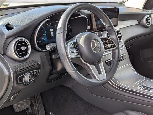 Used 2022 Mercedes-Benz GLC 300 image 10