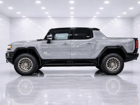 Used 2025 GMC Hummer EV 3X w/ Extreme Off-Road Package AWD/4WD image 2