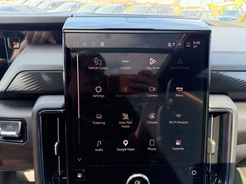 Used 2025 GMC Yukon XL AT4 w/ AT4 Premium Plus Package AWD/4WD image 28