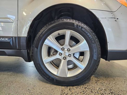 Used 2014 Subaru Outback 2.5i Limited AWD/4WD image 9