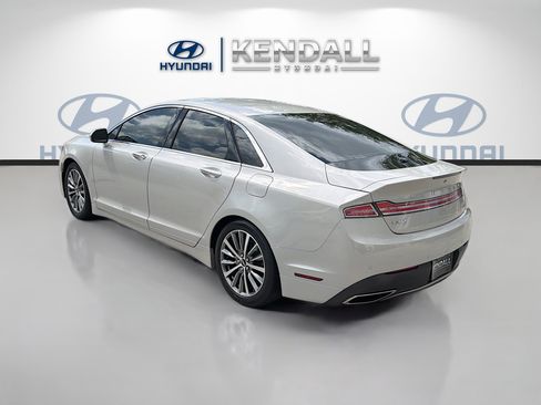 Used 2020 Lincoln MKZ FWD image 5