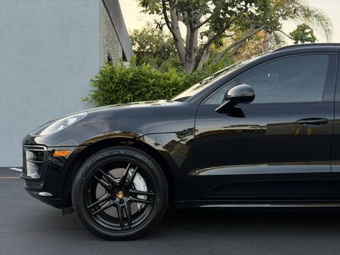 Used 2020 Porsche Macan Turbo image 11