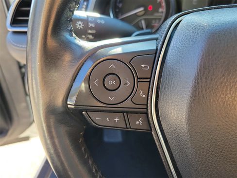 Used 2020 Toyota Camry SE image 19