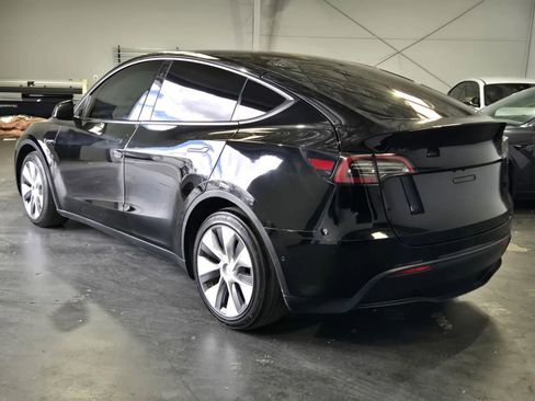 Used 2021 Tesla Model Y Long Range AWD/4WD image 2