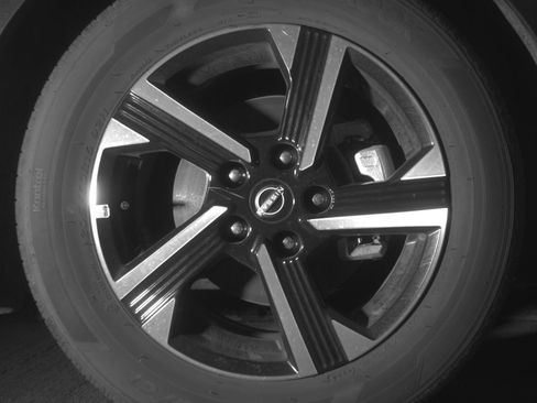 Used 2025 Nissan Sentra SV image 13