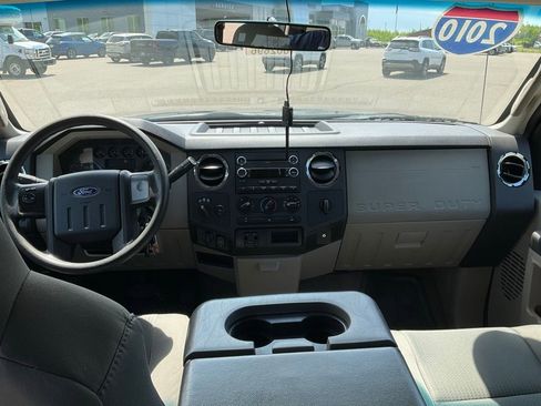 Used 2010 Ford F250 XLT AWD/4WD image 2