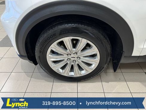 Used 2022 Ford Explorer Limited w/ Equipment Group 301A AWD/4WD image 33
