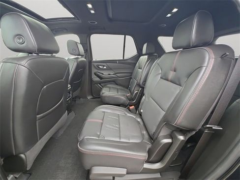 Used 2022 Chevrolet Traverse RS image 12