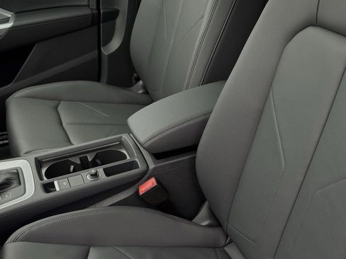 New 2025 Audi Q3 2.0T Premium image 25