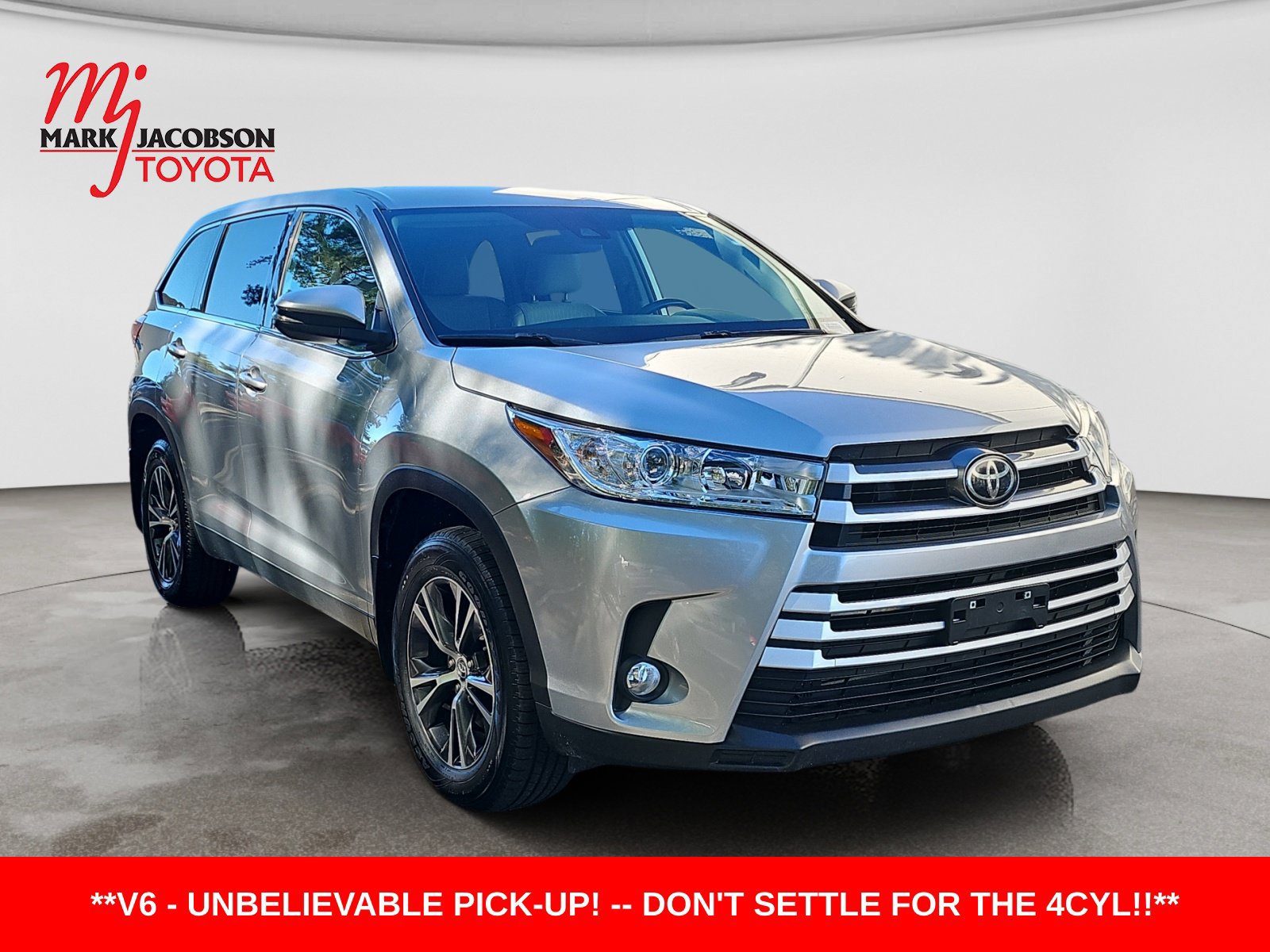 Used 2019 Toyota Highlander Plus AWD/4WD image 4
