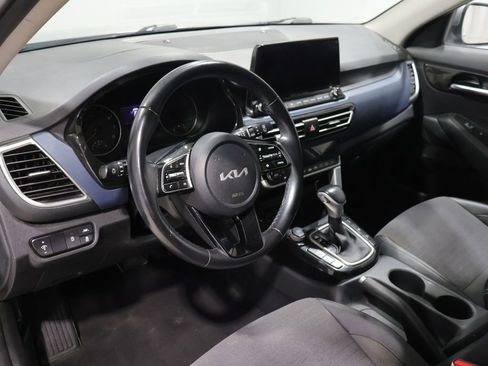 Used 2023 Kia Seltos S w/ Navigation Package AWD/4WD image 14