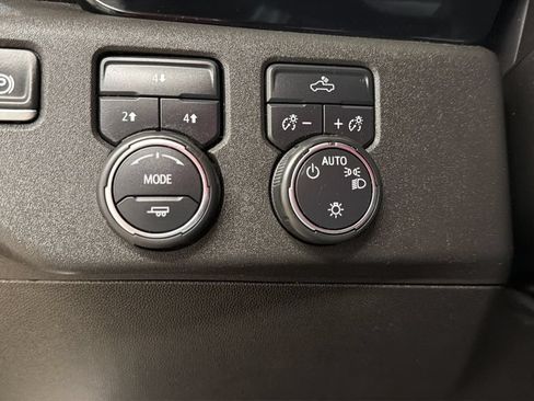 Used 2024 Chevrolet Silverado 2500 LT AWD/4WD image 16