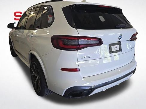 Used 2022 BMW X5 xDrive40i w/ M Sport Package AWD/4WD image 2