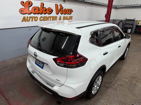 Used 2018 Nissan Rogue S AWD/4WD image 7