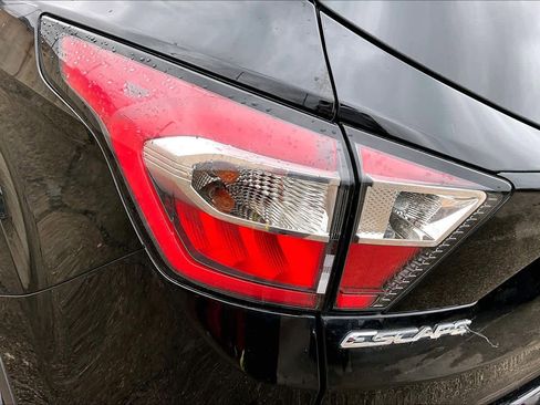 Used 2017 Ford Escape SE w/ SE Leather Comfort Package image 28