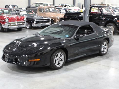 Used 1997 Pontiac Firebird Trans Am w/ Ram Air Performance Pkg RWD image 28