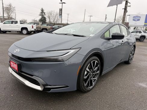 New 2026 Toyota Prius Plug-In Hybrid image 4