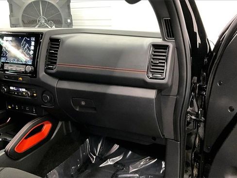 Used 2023 Nissan Frontier PRO-4X w/ Pro Convenience Package image 15