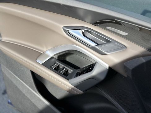 New 2025 Audi Q5 Premium Plus image 17