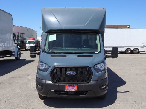 Used 2022 Ford Transit 350 DRW RWD image 3