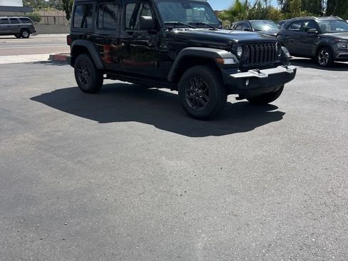 Used 2025 Jeep Wrangler Unlimited Sport AWD/4WD image 5