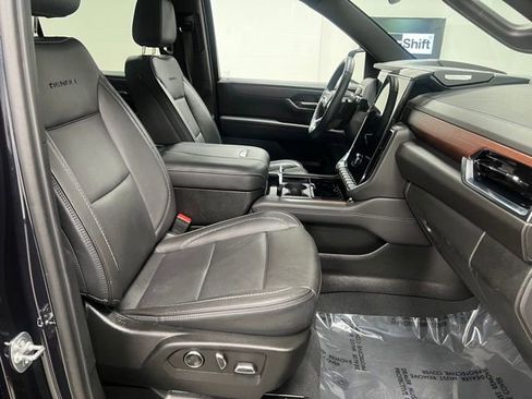 Used 2025 GMC Yukon XL Denali image 57