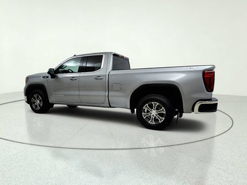 Used 2023 GMC Sierra 1500 SLE w/ Enhanced Capability Package AWD/4WD image 4