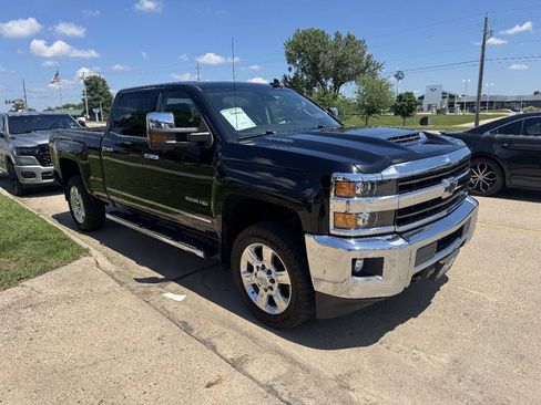 Used 2019 Chevrolet Silverado 2500 LTZ w/ Duramax Plus Package AWD/4WD image 7