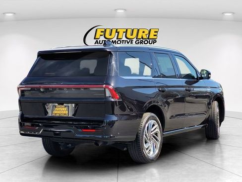 Certified 2025 Lincoln Navigator Reserve AWD/4WD image 7