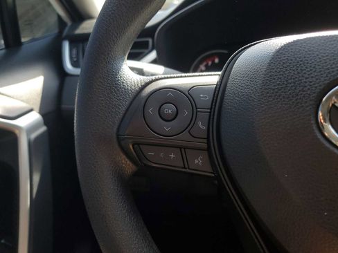 Used 2025 Toyota RAV4 XLE FWD image 20
