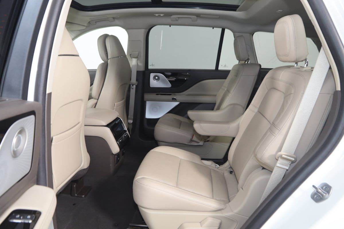 Used 2022 Lincoln Aviator Grand Touring w/ Equipment Group 301A AWD/4WD image 46