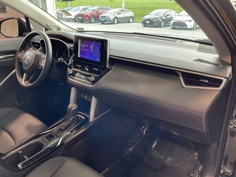Certified 2023 Toyota Corolla Cross XLE w/ Convenience Package AWD/4WD image 16