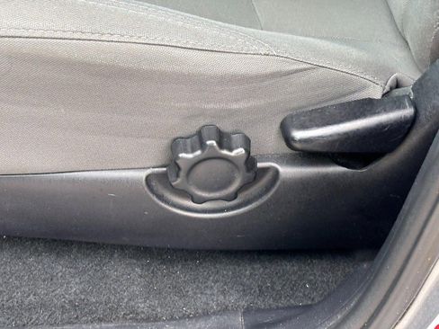 Used 2018 Toyota Tacoma SR image 16