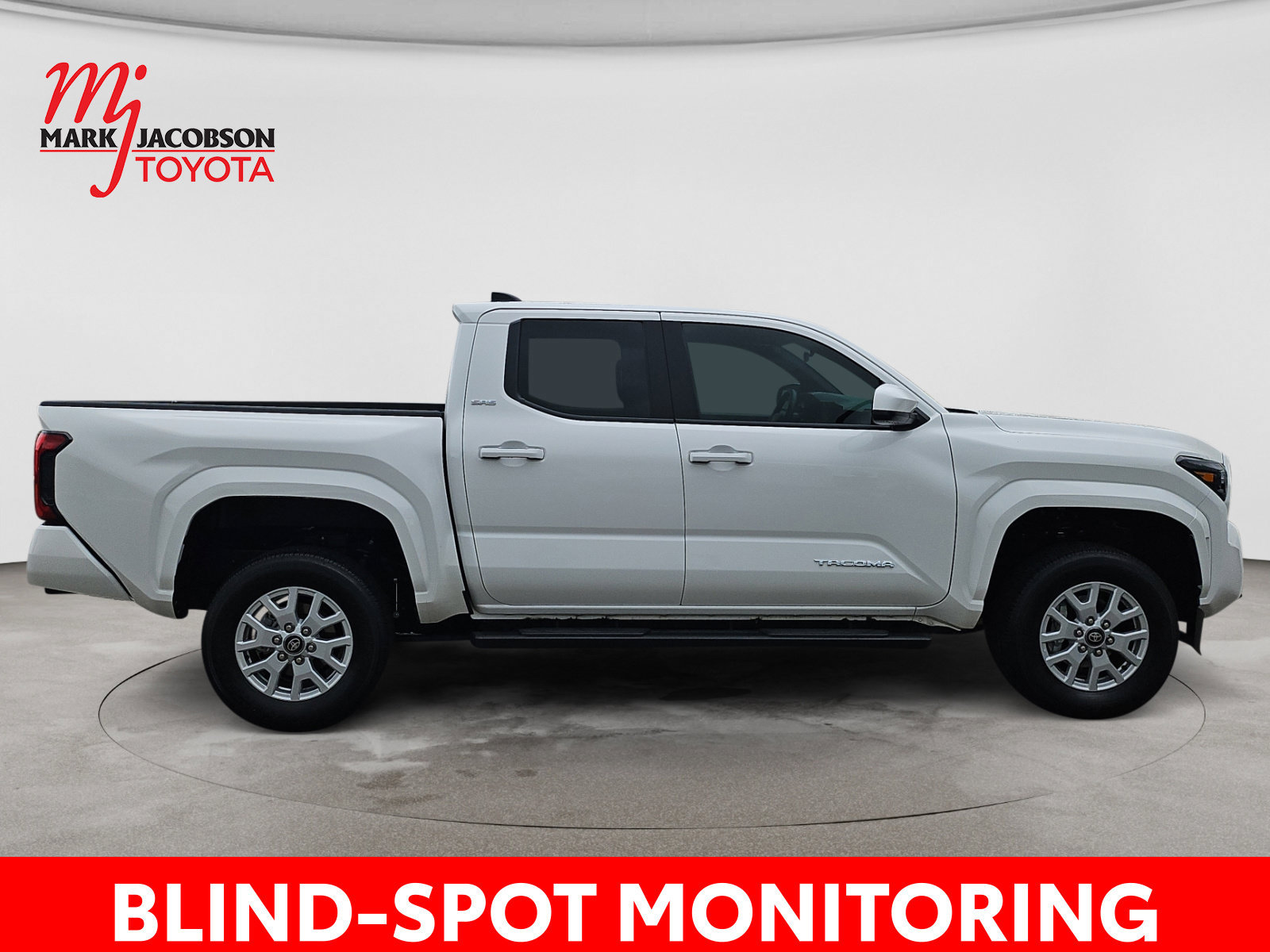 Used 2025 Toyota Tacoma SR5 RWD image 7