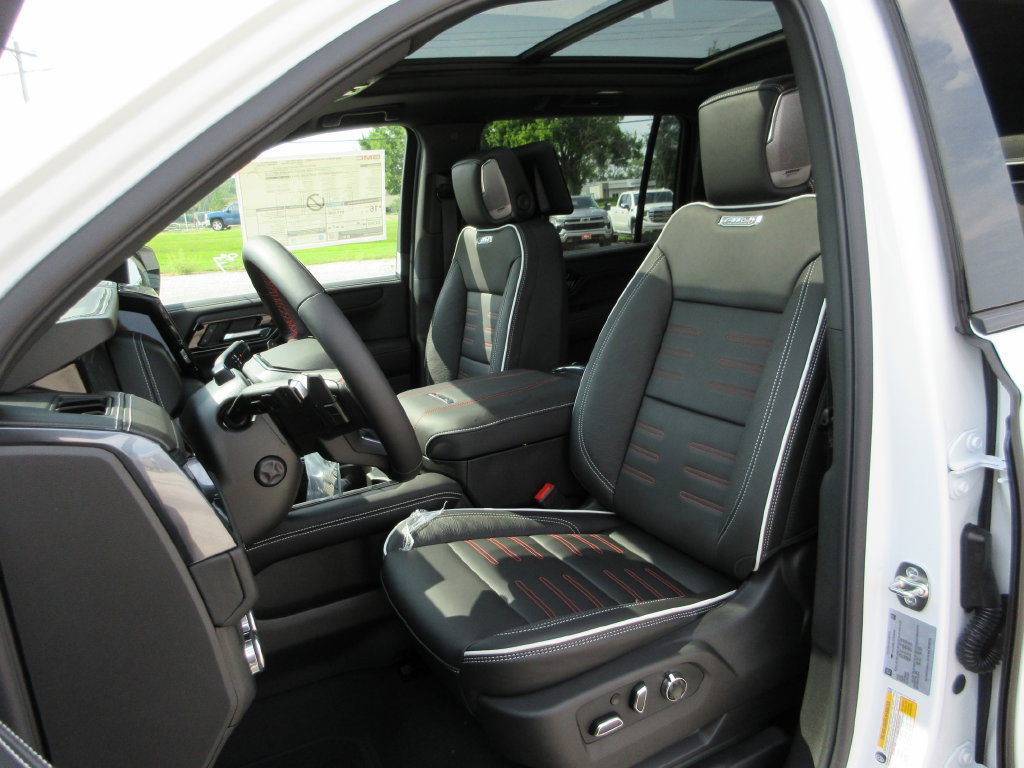 New 2026 GMC Yukon XL AT4 Ultimate AWD/4WD image 9