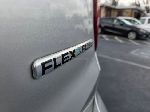 Used 2016 Ford Explorer XLT w/ Equipment Group 202A image 9