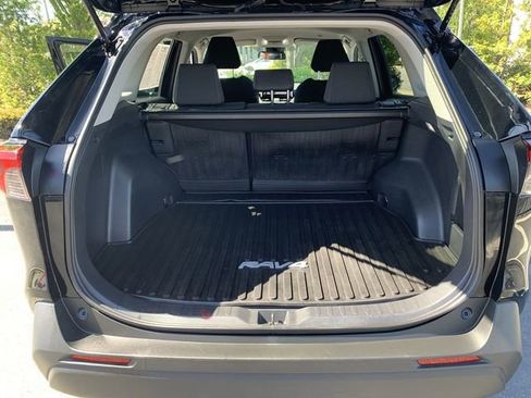 Used 2024 Toyota RAV4 LE image 32