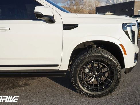 Used 2026 GMC Yukon Denali Ultimate image 12